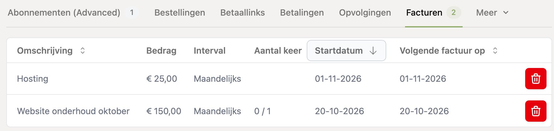Het tabje Facturen met een eenmalige en een terugkerende factuur