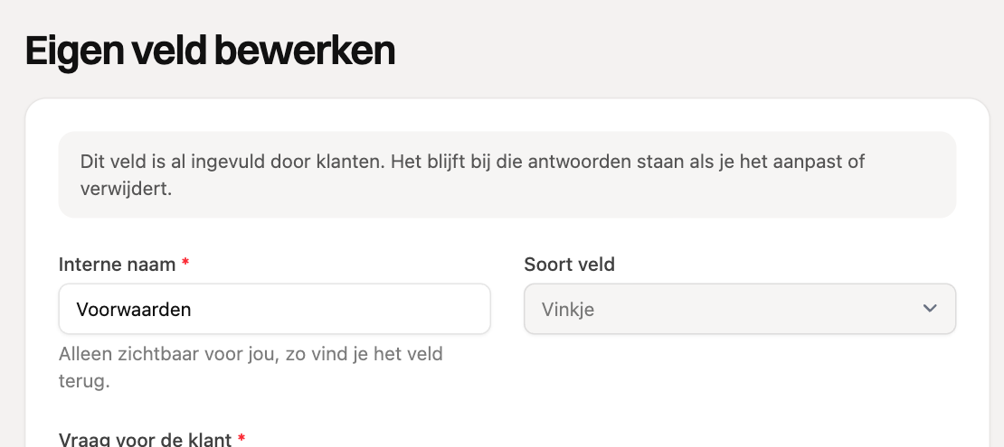 Een eigen veld dat al is ingevuld, met vergrendeld soort